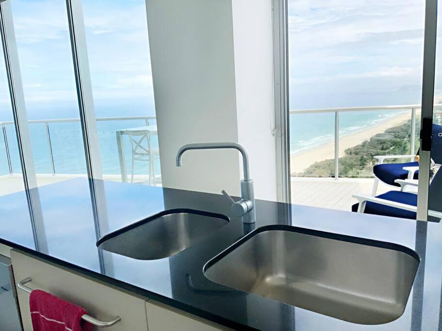 Air On Broadbeach Beachfront 2Level Stunning Apartment With 180 Degree Views Gold Coast Luaran gambar